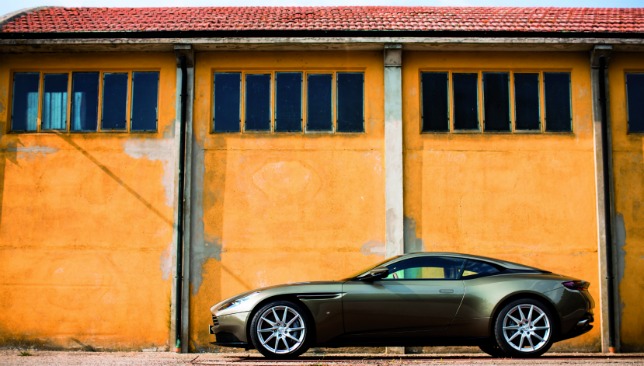 Aston-Martin-DB11-Sideview