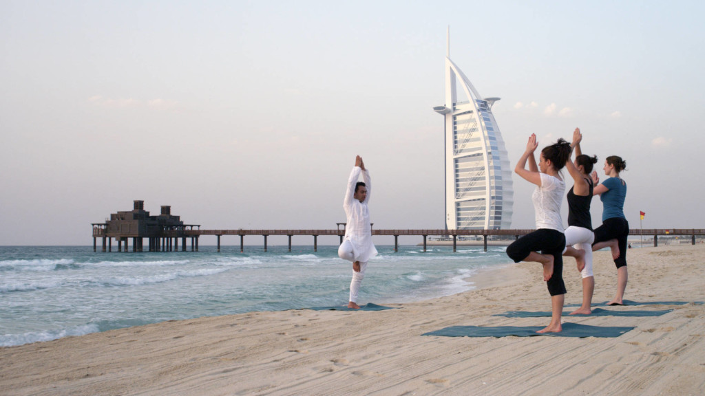 _Madinat_Jumeirah_-_Talise_Spa_-_yoga_on_the_beach