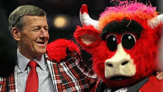 Always smiling: Craig Sager jokes with Chicago Bulls mascot Benny the Bulls.