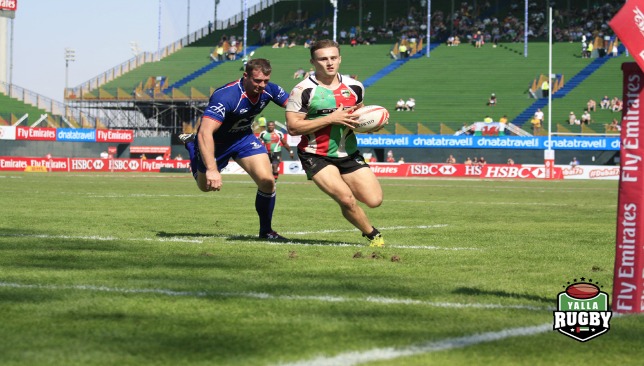 Cameron Roberts goes in for a score in the final against Dragons