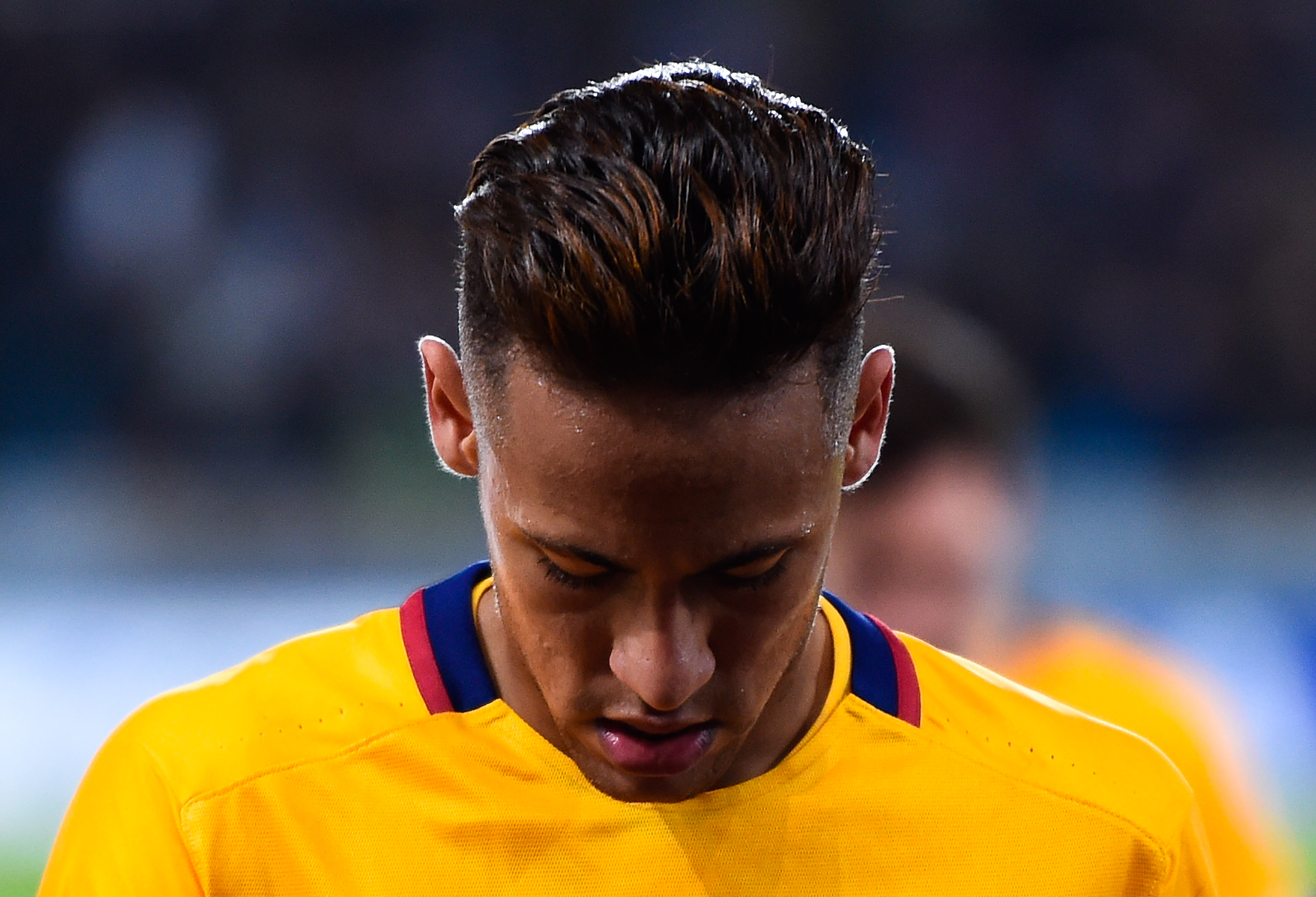 Neymar Jr. current haircut & hairstyle for season 2018 slick back hair Cum  sa te tunzi ca Neymar - YouTube