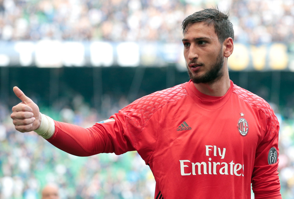 MILAN, ITALY - APRIL 15: Gianluigi Donnarumma of AC Milan gestures during the Serie A match between FC Internazionale and AC Milan at Stadio Giuseppe Meazza on April 15, 2017 in Milan, Italy. (Photo by Emilio Andreoli/Getty Images )