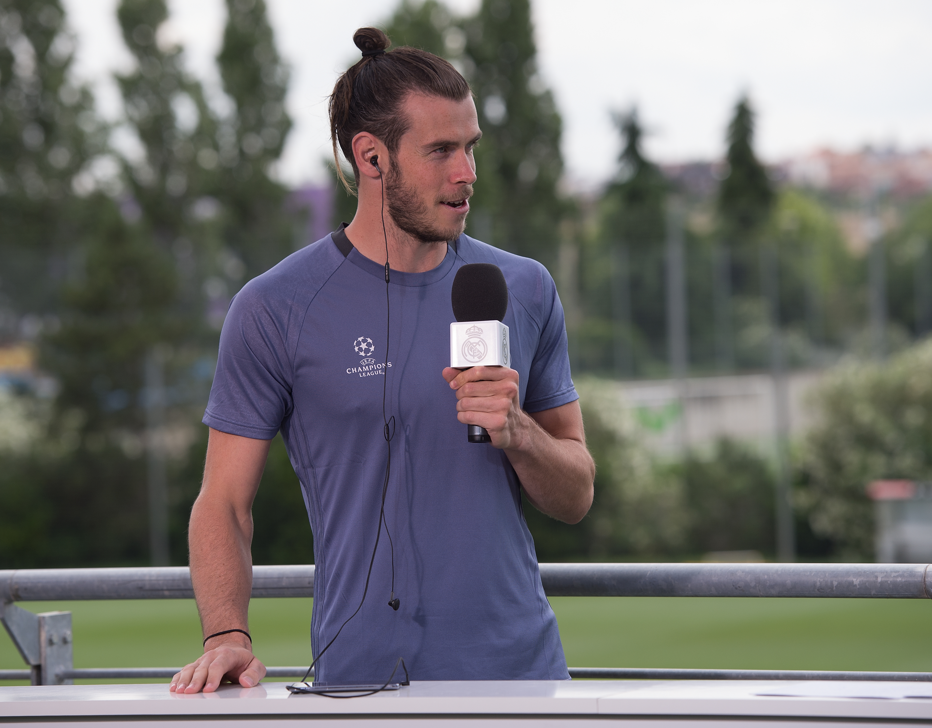 MADRID, SPAIN - MAY 30: Gareth Bale of Real Madrid CF gives an interview at the Real Madrid UEFA Open Media Day at Valdebebas training ground on May 30, 2017 in Madrid, Spain. (Photo by Denis Doyle/Getty Images )