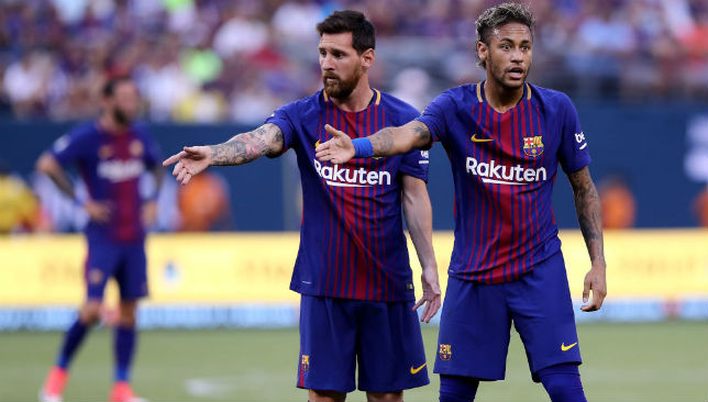 Lionel Messi (L) , Neymar (R)
