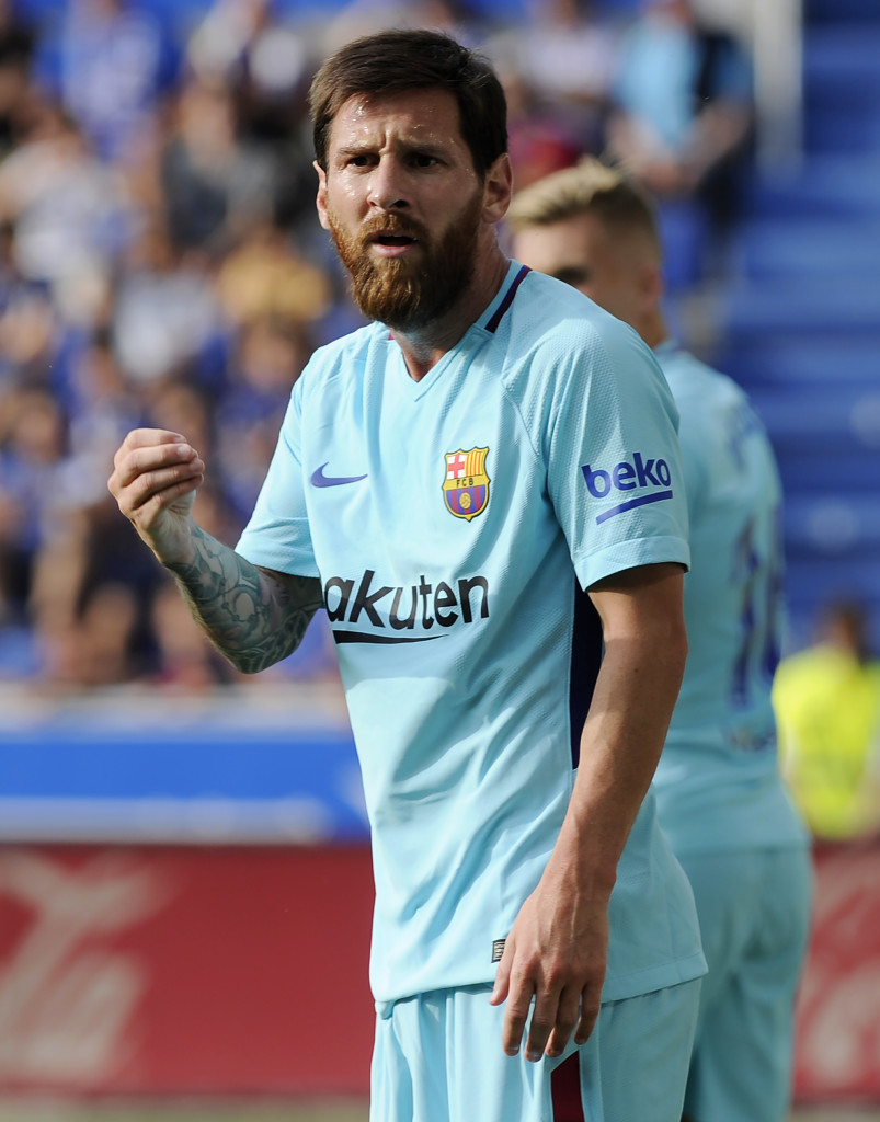 Barcelona's Argentinian forward Lionel Messi gestures during the Spanish league football match Deportivo Alaves vs FC Barcelona at the Mendizorroza stadium in Vitoria on August 26, 2017. / AFP PHOTO / ANDER GILLENEA (Photo credit should read ANDER GILLENEA/AFP/Getty Images)