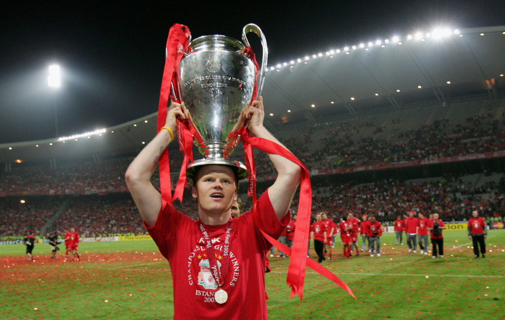 John Arne Riise with the Champions League trophy in 2005