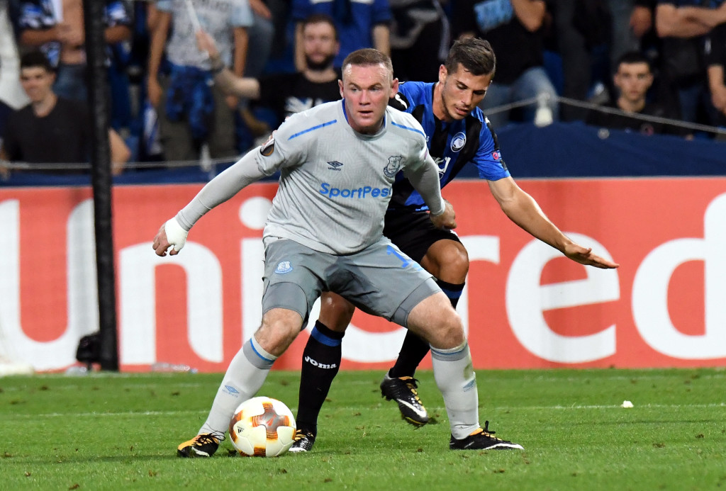 REGGIO NELL'EMILIA, ITALY - SEPTEMBER 14: Wayne Rooney of Everton Fc in action Remo Freuler of Atalanta during the UEFA Europa League group E match between Atalanta and Everton FC at Stadio Citta del Tricolore on September 14, 2017 in Reggio nell'Emilia, Italy. (Photo by Getty Images/Getty Images)