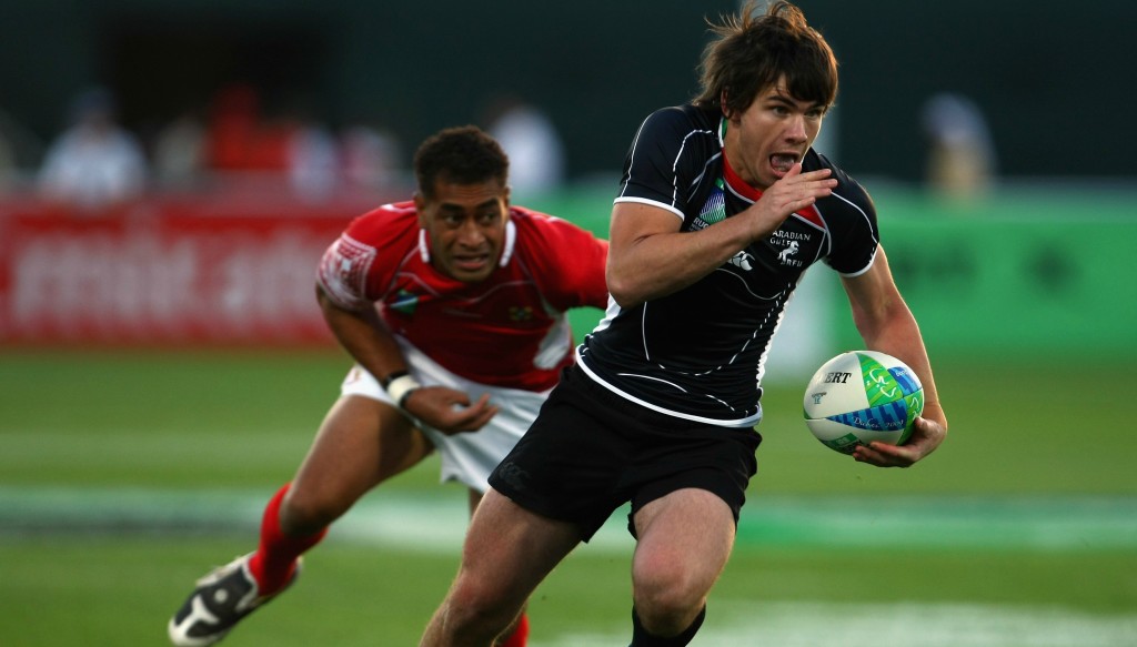 Jonny MacDonald in action for the Arabian Gulf v Tonga at the 2009 World Cup Sevens