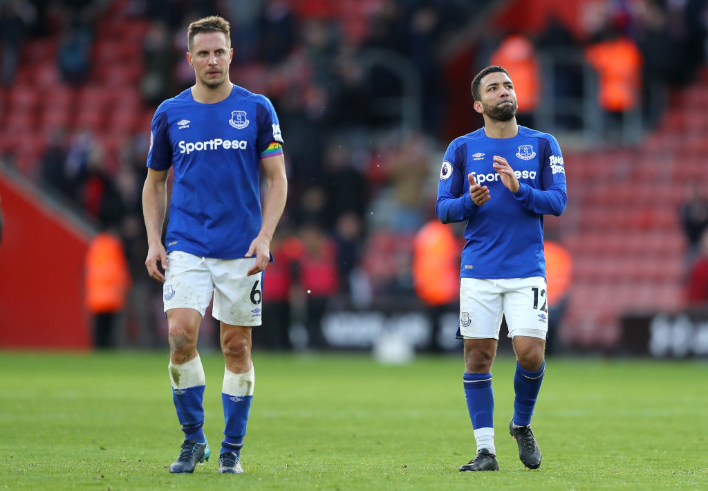 SOUTHAMPTON, ENGLAND - NOVEMBER 26: Phil Jagielka and Aaron Lennon of Everton look dejected after the Premier League match between Southampton and Everton at St Mary's Stadium on November 26, 2017 in Southampton, England. (Photo by Richard Heathcote/Getty Images)