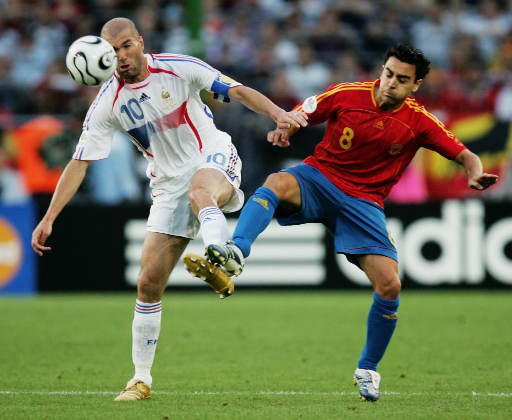 Xavi sympathises with Zidane over the Real Madrid manager's struggles.