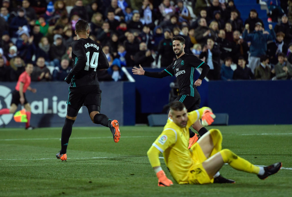 Casemiro (L) puts Madrid ahead