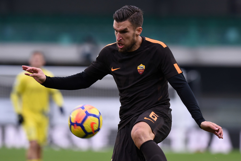 VERONA, ITALY - DECEMBER 10: Kevin Strootman of Roma in action during the Serie A match between AC Chievo Verona and AS Roma at Stadio Marc'Antonio Bentegodi on December 10, 2017 in Verona, Italy. (Photo by Tullio M. Puglia/Getty Images)