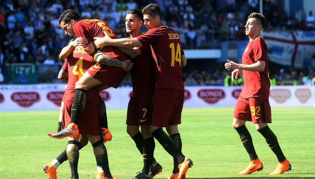 Radj Nainggolan of AS Roma celebrates