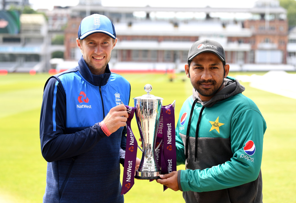 LONDON, ENGLAND - MAY 23: England captain Joe Root and Pakistan captain Sarfraz Ahmed hold the NatWest series trophy at Lord's Cricket Ground on May 23, 2018 in London, England. (Photo by Gareth Copley/Getty Images)
