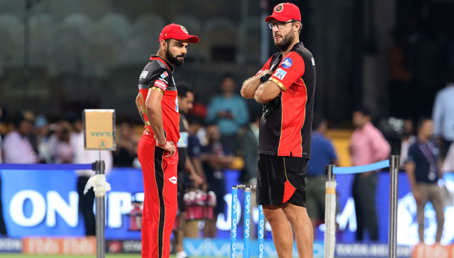 It hasn't worked out for Kohli and Vettori. Image - RCB/Twitter.