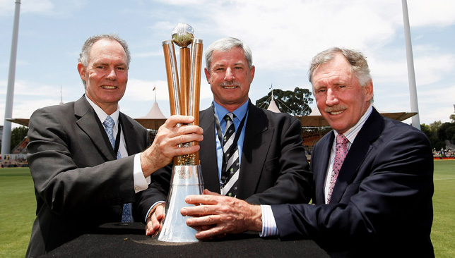 (l-r) Greg Chappell, Richard Hadlee and Ian Chappell.