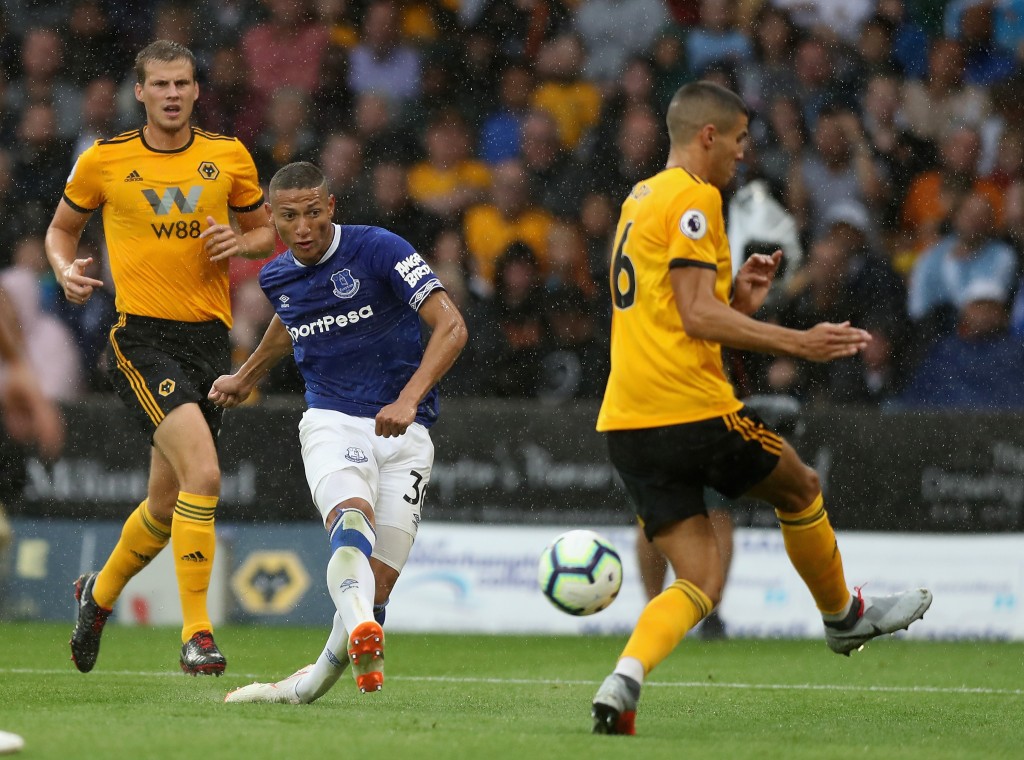 WOLVERHAMPTON, ENGLAND - AUGUST 11: Richarlison of Everton scores his and Everton's second goal during the Premier League match between Wolverhampton Wanderers and Everton FC at Molineux on August 11, 2018 in Wolverhampton, United Kingdom. (Photo by David Rogers/Getty Images)
