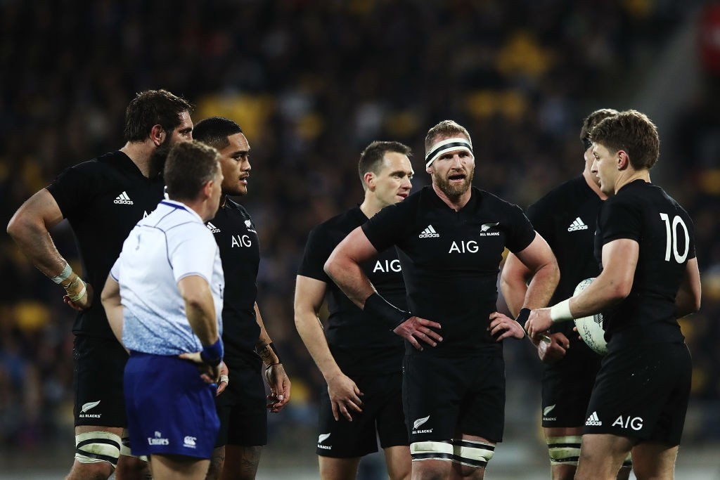 A dejected New Zealand squad 