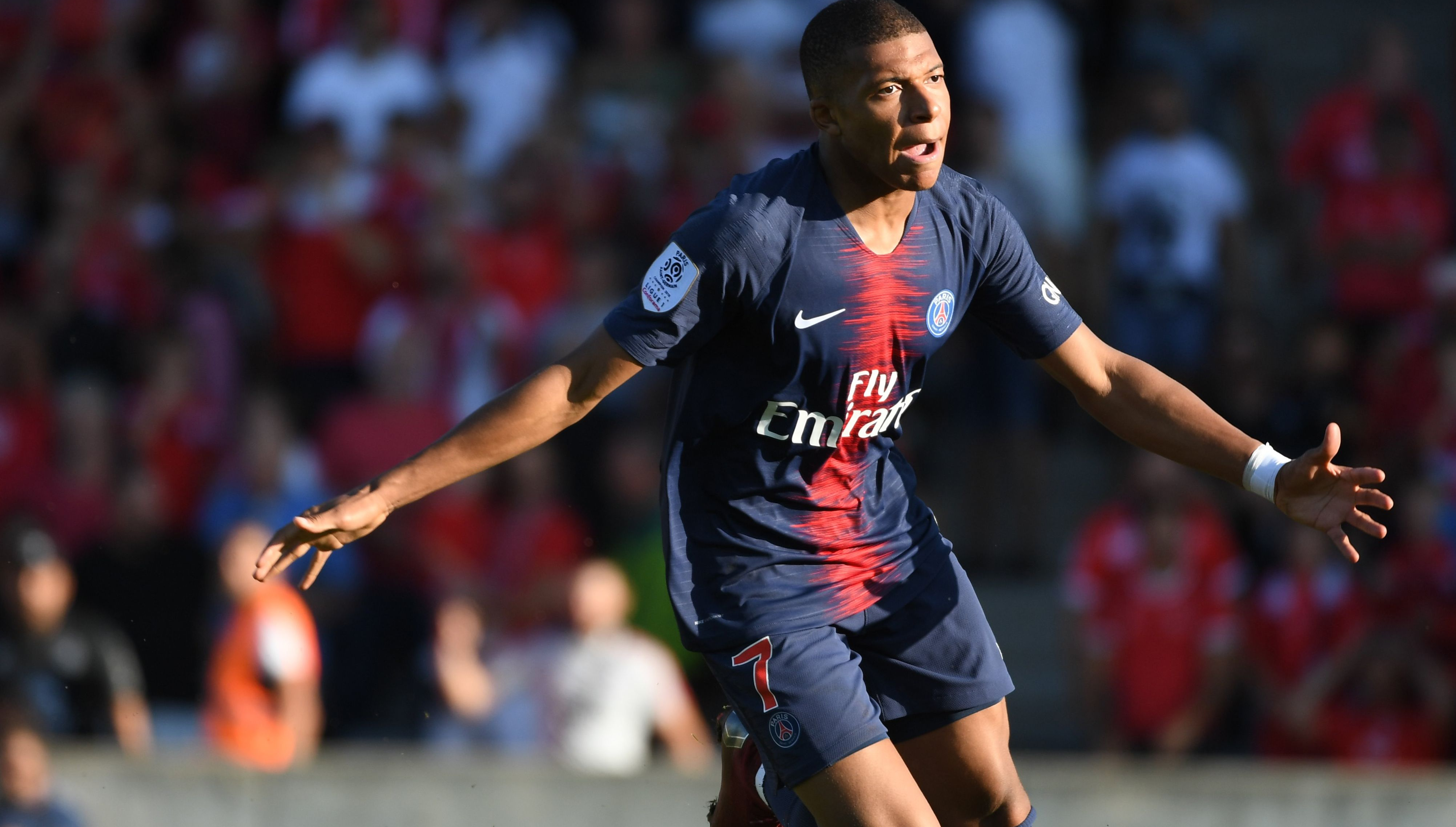 smøre Insister Bevæger sig PSG news: Kylian Mbappe has no regrets over red card as he goes from saint  to sinner in PSG win - Sport360 News