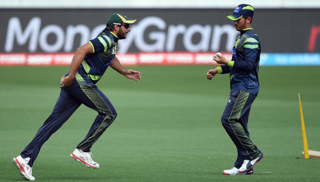 Afridi (l) and Yasir Shah (r) have bagged BPL contracts.