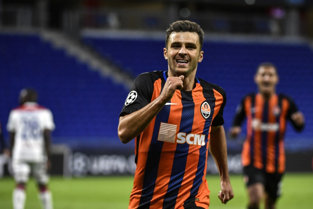 Donetsk's Brazilian forward Júnior Moraes celebrates after scoring during their UEFA Champions League Group F football match Olympique Lyonnais vs FC Shakhtar Donetsk at the OL stadium in Decines-Charpieu on October 2, 2018. (Photo by JEFF PACHOUD / AFP) (Photo credit should read JEFF PACHOUD/AFP/Getty Images)