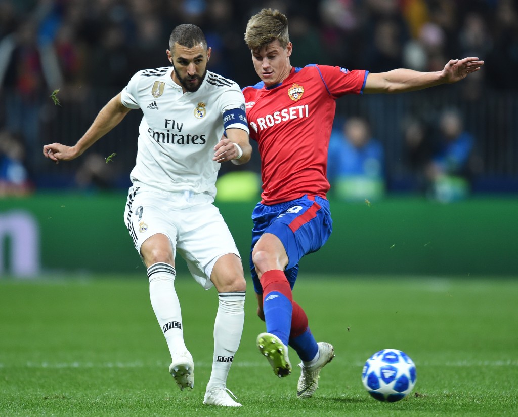 MOSCOW, RUSSIA - OCTOBER 02: Jaka Bijol (R) of PFC CSKA Moscow is challenged by Karim Benzema of Real Madrid during the Group G match of the UEFA Champions League between CSKA Moscow and Real Madrid at the Luzhniki Stadium on October 02, 2018 in Moscow, Russia. (Photo by Epsilon/Getty Images)