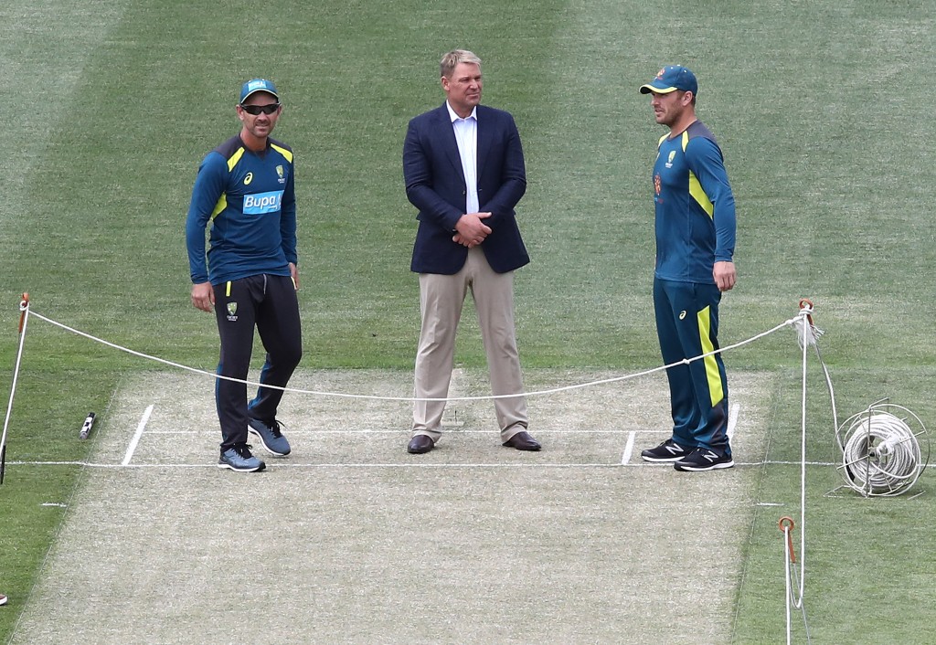 Warne believes Australia's batting is in 'disarray'.