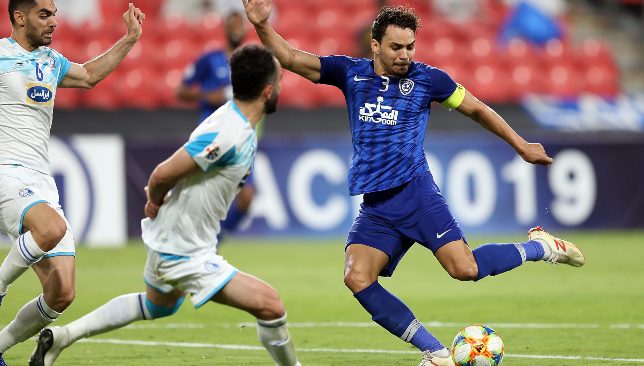 Carlos Eduardo in action against Esteghlal during 2019's AFC Champions League gorup stage (EPA).