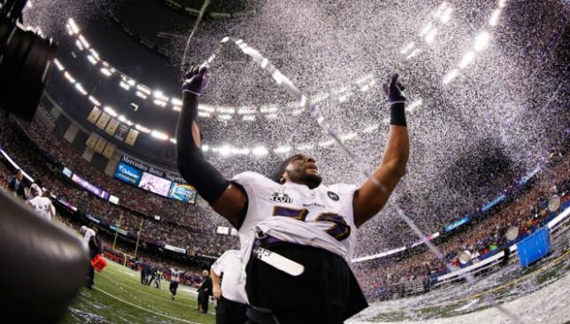 Ravens fans say goodbye to Ray Lewis (PHOTOS)